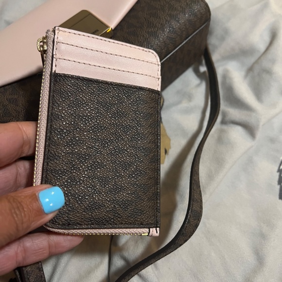 Beautiful micheal kors purse & wallet set - Picture 10 of 13